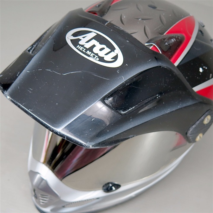 Arai CROSS2 フルフェイスヘルメット 57-58cm Mサイズ 黒／赤 ディフューザー割れ