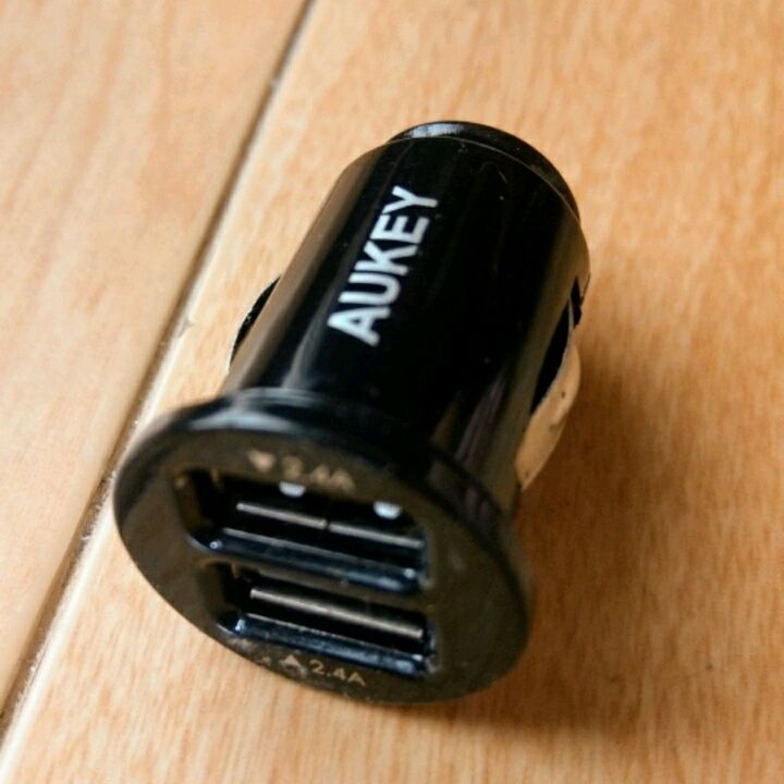 AUKEY シガーソケット用USB電源　2.4A×2口
